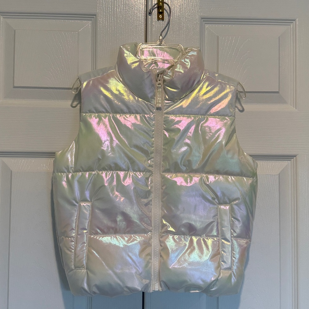 Girls Old Navy Shimmering White Puffer Vest
